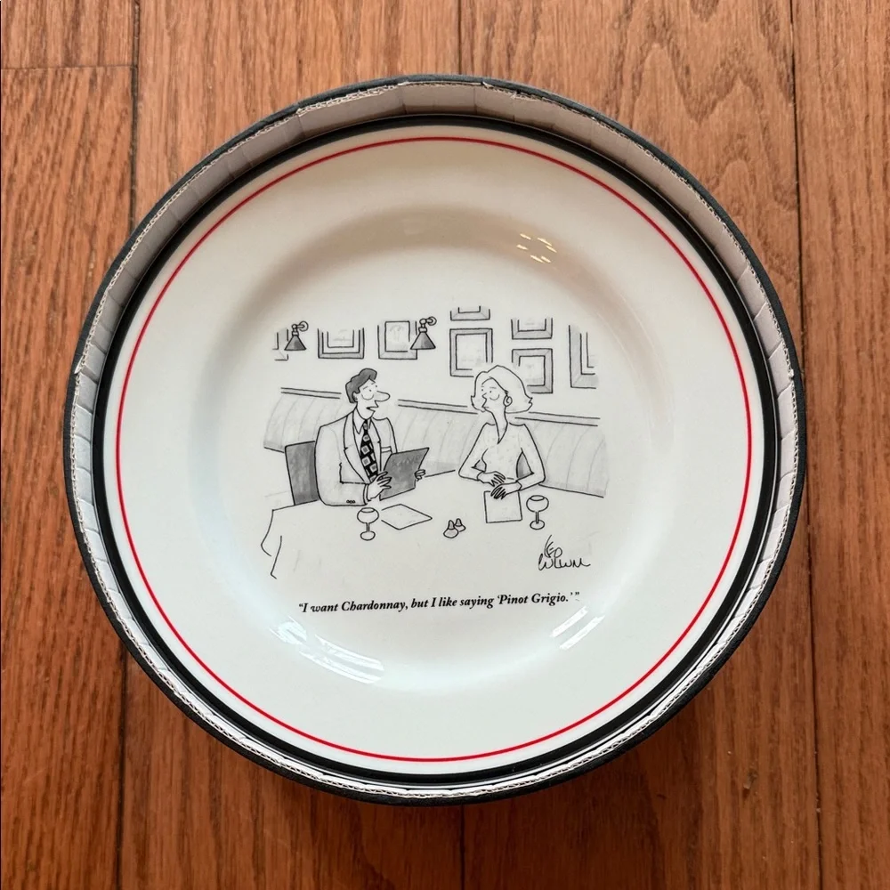 Set/5 Restoration Hardware The New Yorker 4 Christmas Santa Claus Dessert Plates